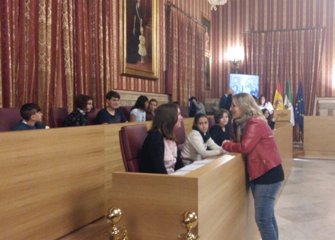 Np Y Fotos Iu Apuesta Por La Recuperación De Los Foros Infantiles Para Que La Pa