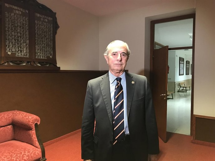 El almirante Fernando del Pozo en Santiago de Compostela