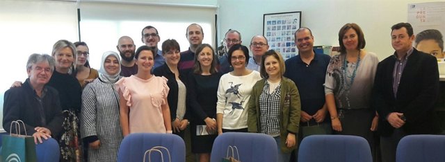 Fernández con los visitantes de Erasmus +