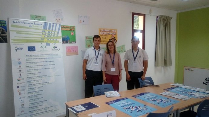 La Oficina 'Europe Direct Almería'  participa en la feria del SEK Alborán.