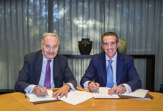Juan Carlos Estévez (CGPE) i Juan Alcaraz (CaixaBank)