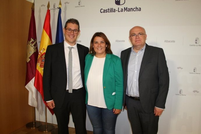 La consejera con el nuevo director provincial