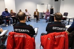 Encuentro entre la Ertzaintza y la comunidad gitana