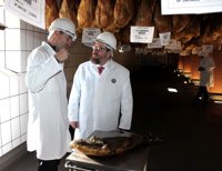 Consejero de Agricultura reitera al Gobierno que contemple la singularidad de las denominaciones del sector ibérico