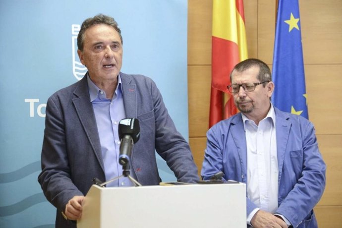 José Ortiz alcalde de Torremolinos con Pedro Pérez concejal de servicios sociale
