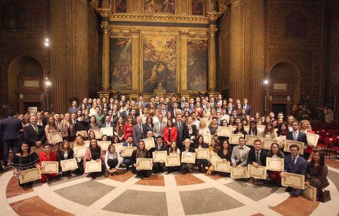 Premios Extraordinarios Fin De Estudios Curso 2015/2016