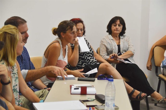 La diputada provincial de Ganemos Jerez en reunión