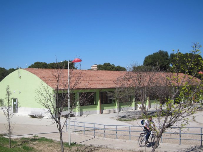 Centro vecinal de los barrios del sur en Valdespara, bici