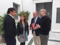 "Absoluta normalidad" en las asambleas locales del PSOE con "muy pocas" agrupaciones con más de una candidatura