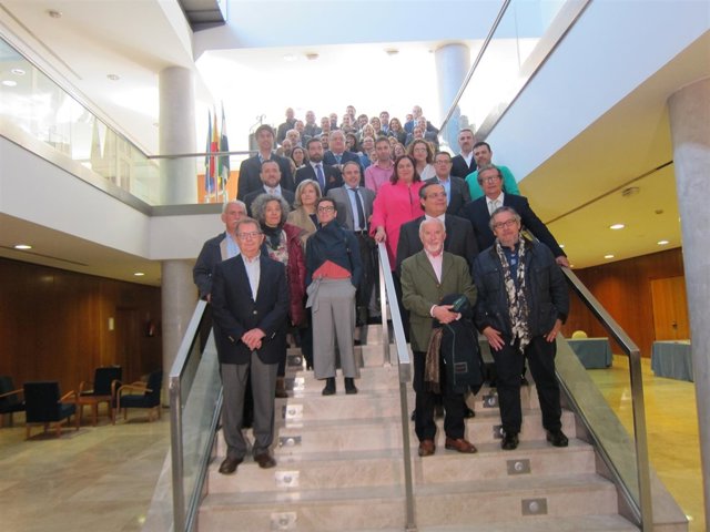 Firma de adhesión del sector turístico al Pacto por el Ferrocarril          