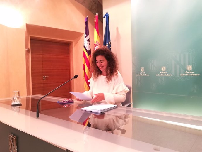 Pilar Costa Tras El Consell De Govern