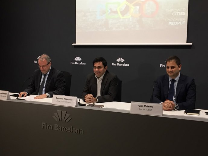 C.Serrallonga (Fira), el t.de alcalde G.Pisarello i O.Valentí (SCEWC)