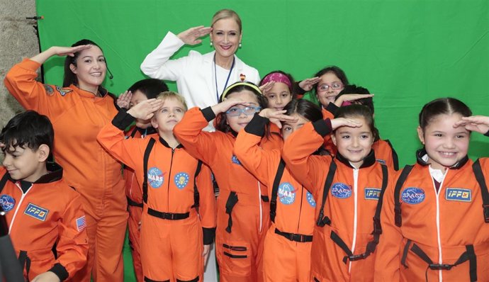 Nota, Audio Y Fotos: Cifuentes Destaca El Apoyo De La Comunidad A La I+D+I, Con 