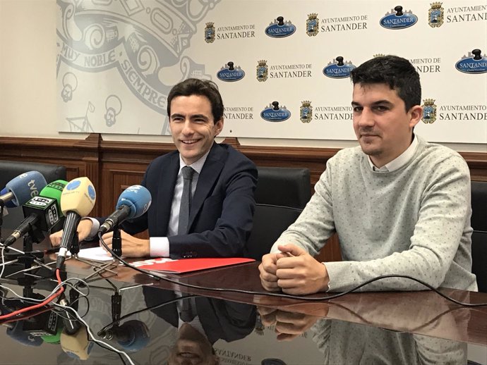 Pedro Casares y Daniel Fernández en rueda de prensa