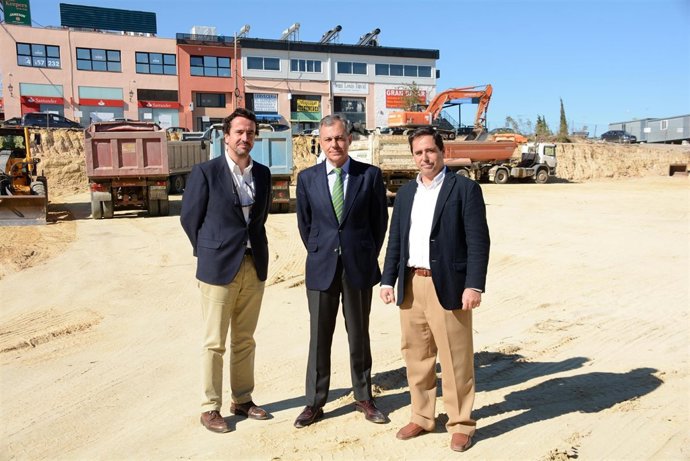 Acto de colocación de la primera piedra del proyecto 'Cartuja III' en Tomares