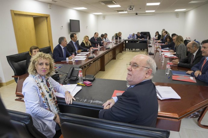 Tezanos y Sota en la mesa del diálogo social 