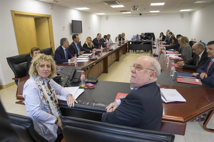 Tezanos y Sota en la mesa del diálogo social 