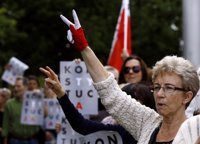 El presidente polaco y el partido gobernante sellan un "acuerdo preliminar" sobre la reforma judicial