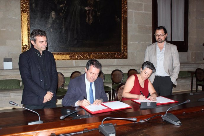 Nota De Prensa Y Foto Estretgia Eficiencia Energética