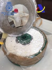 Incautan en Alicante un paquete de 15 kilos de cocaína escondida en una falsa pesa de gimnasio