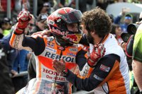 Márquez, con la pole y Dovi, noveno, a por el Mundial