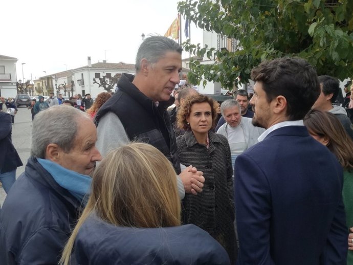 Xavier García Albiol al costat de la ministra de Sanitat, Dolors Montserrat