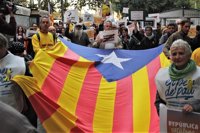 Una manifestación recorre Palma para exigir libertad de los exconsellers y 'los Jordis'