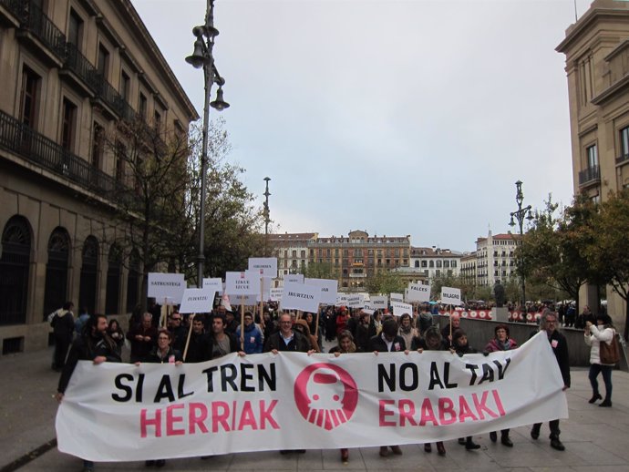 Manifestación en Pamplona contra el TAV