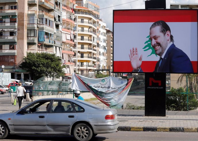 Cartel con la imagen de Saad Hariri