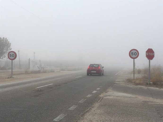 Valladolid.- La niebla condiciona la circulación en varias carreteras de CyL