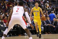 Lonzo Ball se convierte en el jugador más joven de la historia de la NBA en lograr un 'triple-doble'