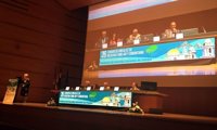 Profesionales sanitarios presentan un documento sobre la incontinencia urinaria en un congreso de Samfyc en Sevilla