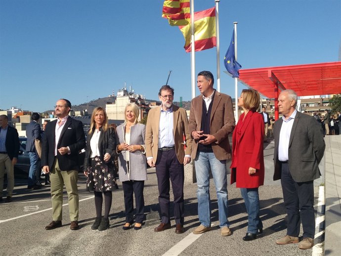 Mariano Rajoy abrigalla a Xavier Garcia Albiol a Barcelona 