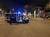 17 denuncias y tres locales precintados en el dispositivo de Policía Local de Sevilla del sábado por la noche