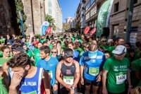 Palma muestra su solidaridad en la lucha contra el cáncer con una multitudinaria carrera