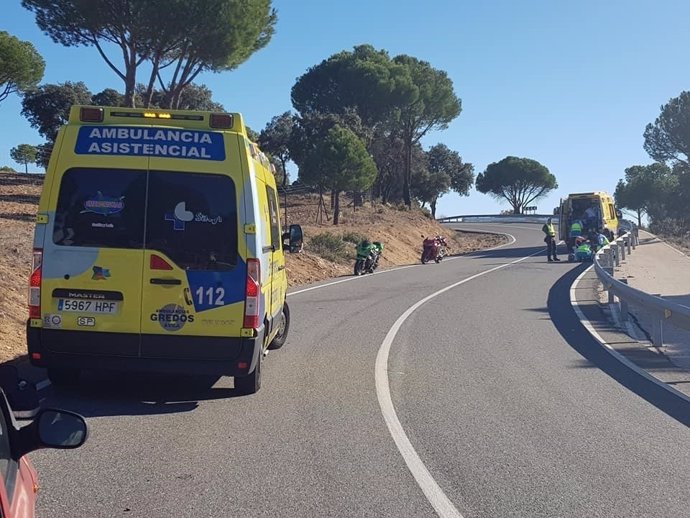 Ávila.- Actuación de los servicios sanitarios en el accidente