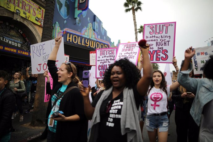 Marcha en Hollywood en protesta contra los abusos sexuales
