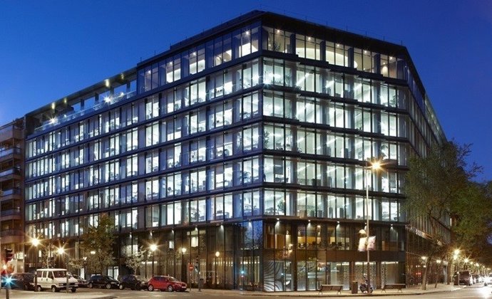 Edifici d'Axiare al carrrer d'Almagro de Madrid