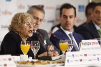 Carmena cree que el tuit de Arce responde a "decisiones poco meditadas" y subraya la "relación excelente" con el PSOE