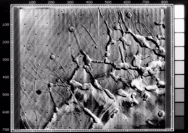 Imagen de Valles Marineris tomada por la Mariner 9
