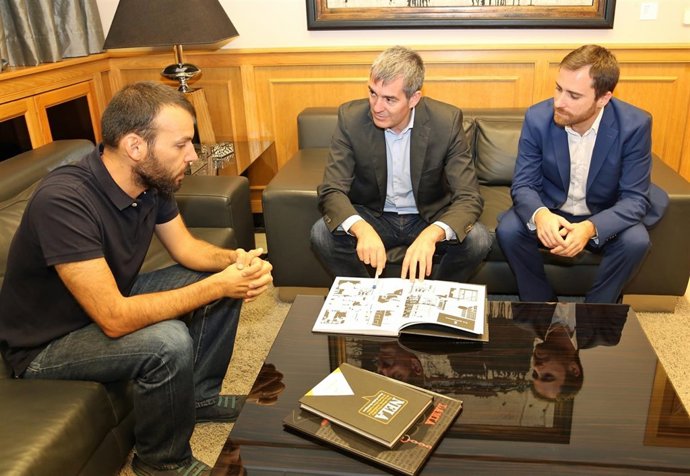 Rayco Pulico con Fernando Clavijo e Isaac Castellano