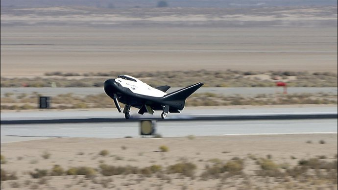 Dream Chaser tomando tierra durante la prueba