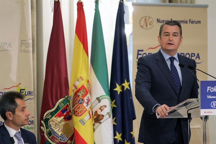 Antonio Sanz en un desayuno informativo 