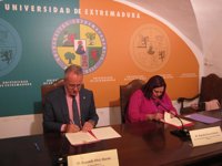 La UEx se adhiere al Pacto Social y Político por el Ferrocarril en Extremadura 