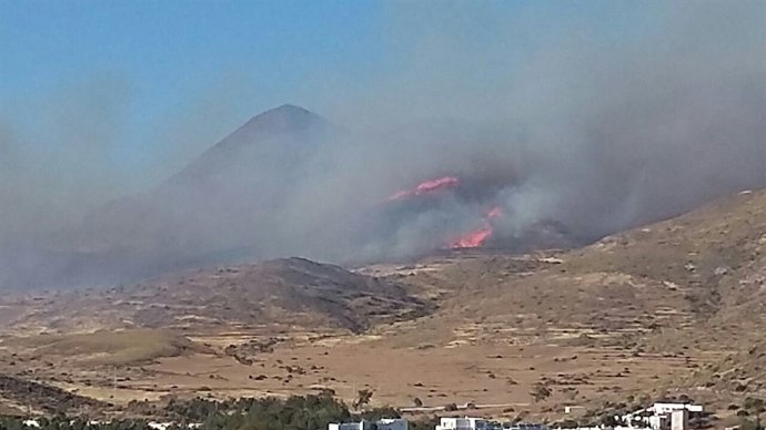 Incendio en el Pozo de los Frailes, en el parque Cabo de Gata-Níjar