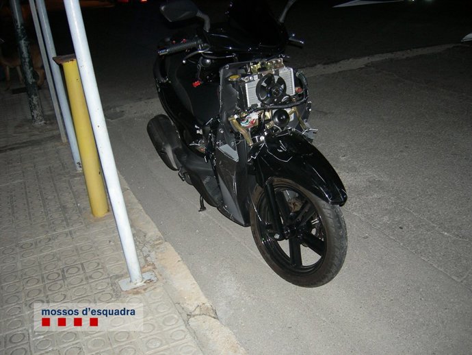 Motocicleta accidentada a Cubelles