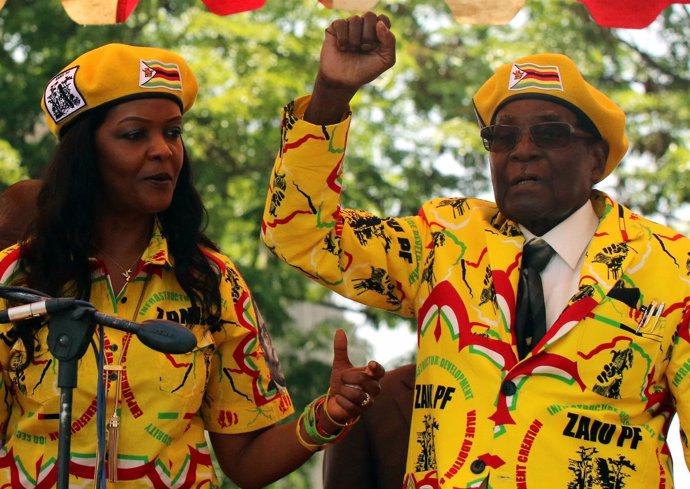 Robert Mugabe y su esposa, Grace Mugabe