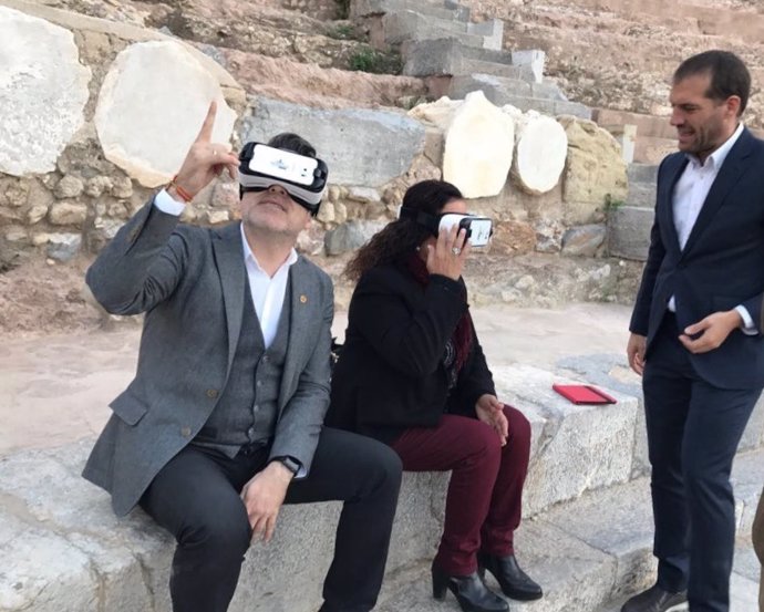 Lorca, probando la tecnología para la visita inmersiva al Teatro Romano