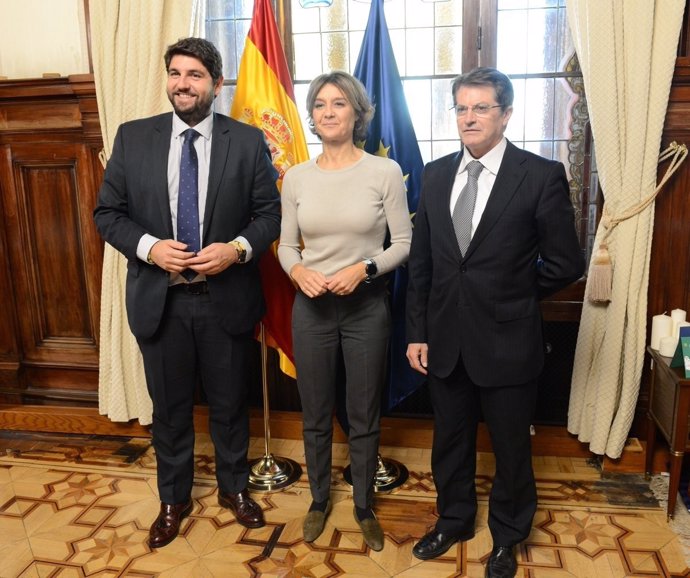 López Miras se reúne con Isabel García Tejerina