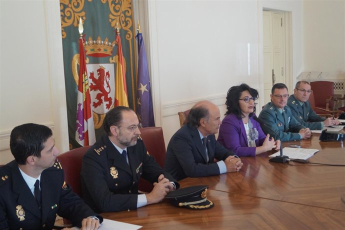 Reunión en la Subdelegación de León.                             